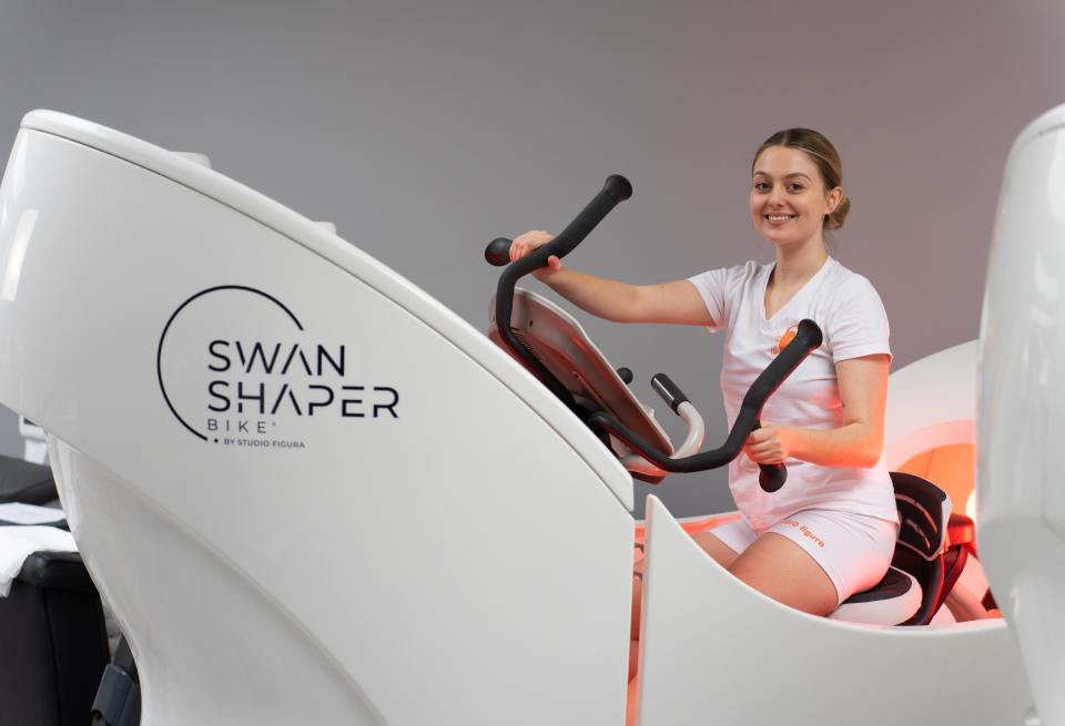 Swan Infra Shaper Bike Studio Figura Miasto